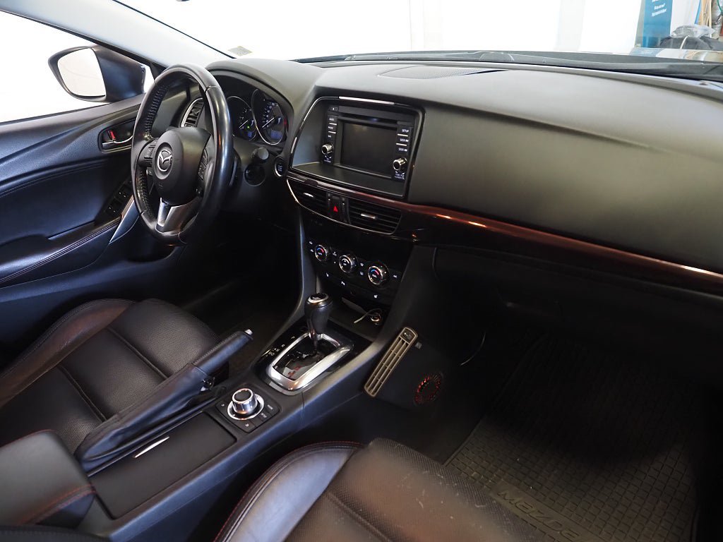 Vehicle Image 11