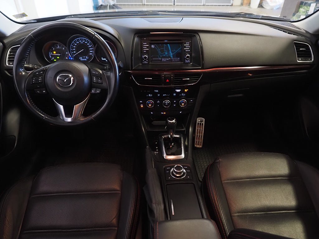Vehicle Image 14