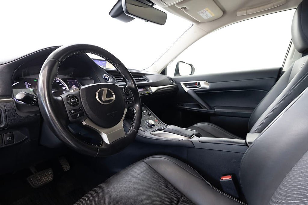 Vehicle Image 15