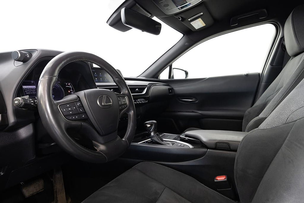 Vehicle Image 16
