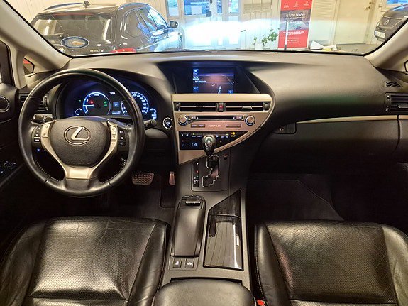 Vehicle Image 10