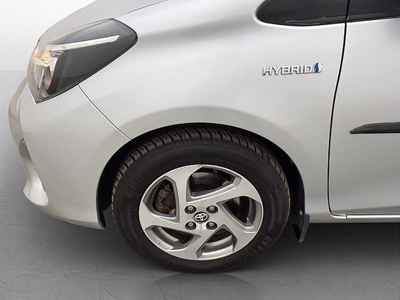 Vehicle Image 25