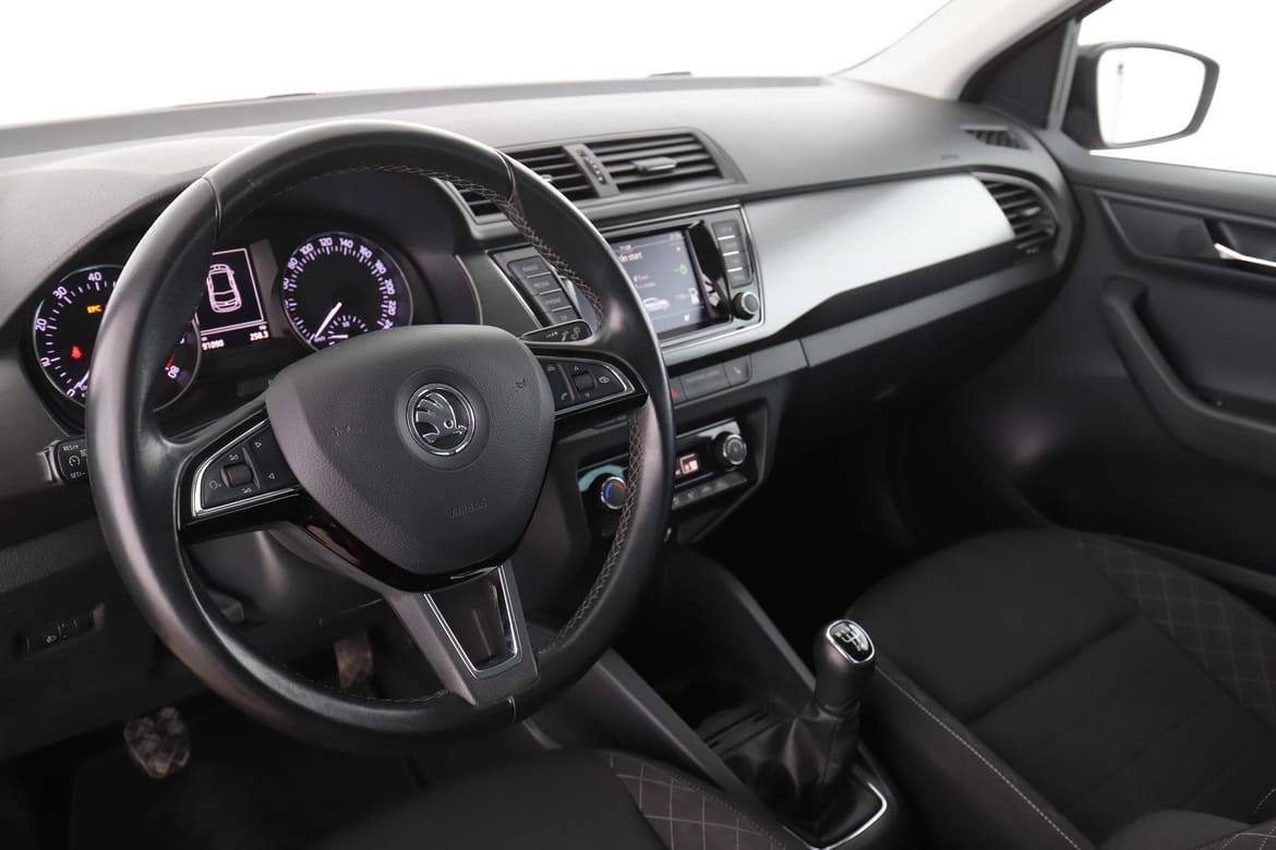 Vehicle Image 12