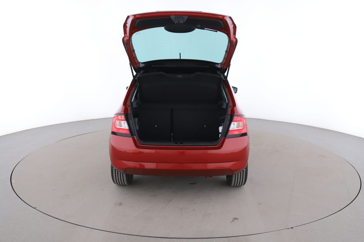 Vehicle Image 16