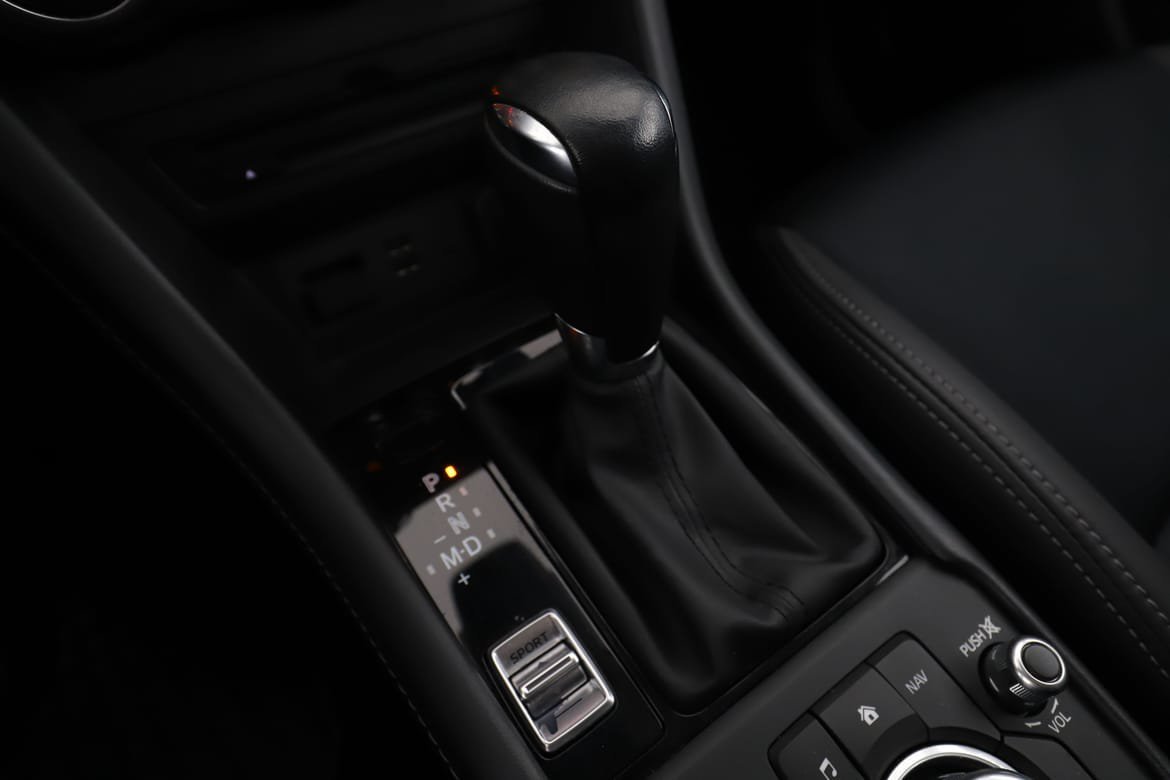 Vehicle Image 25