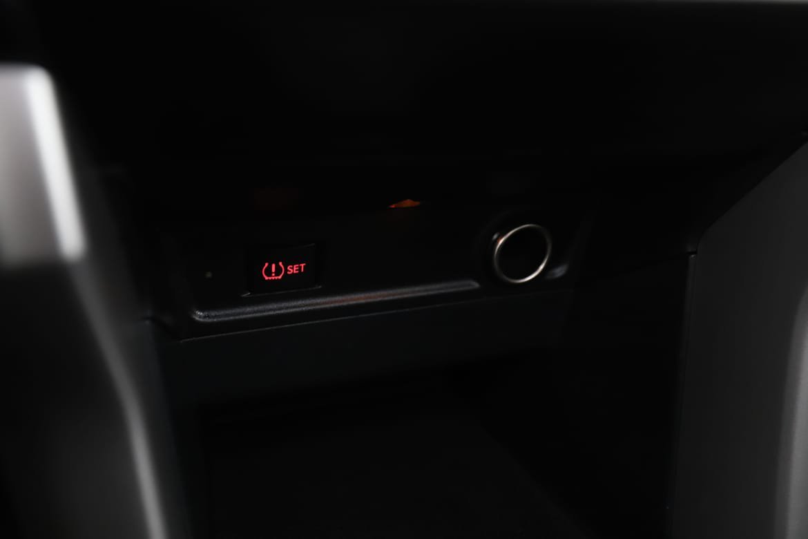 Vehicle Image 27