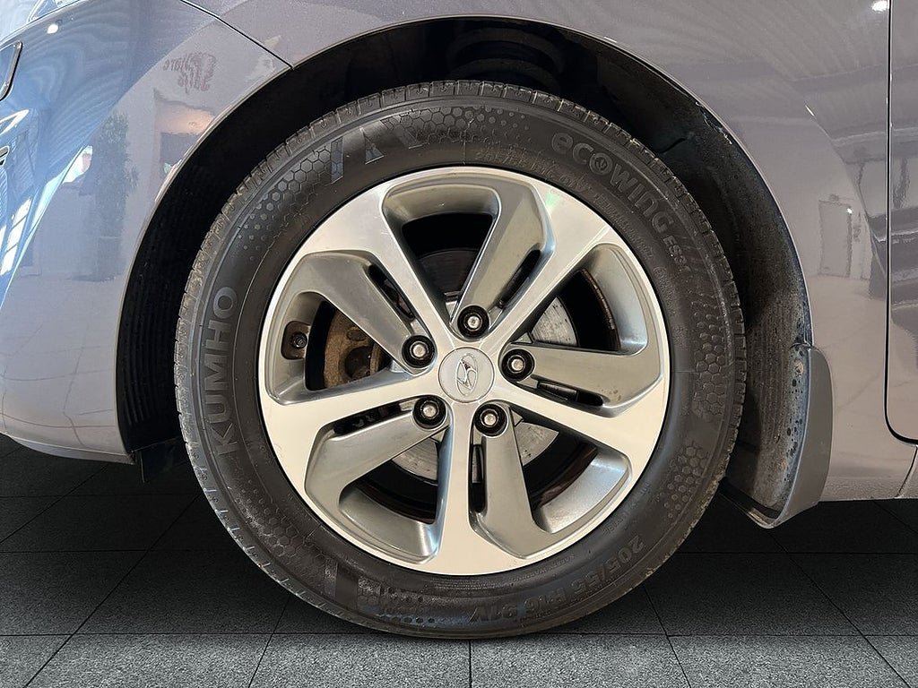 Vehicle Image 16