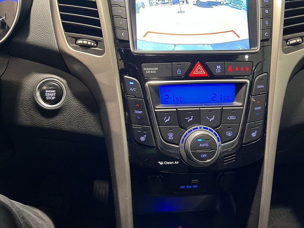 Vehicle Image 26