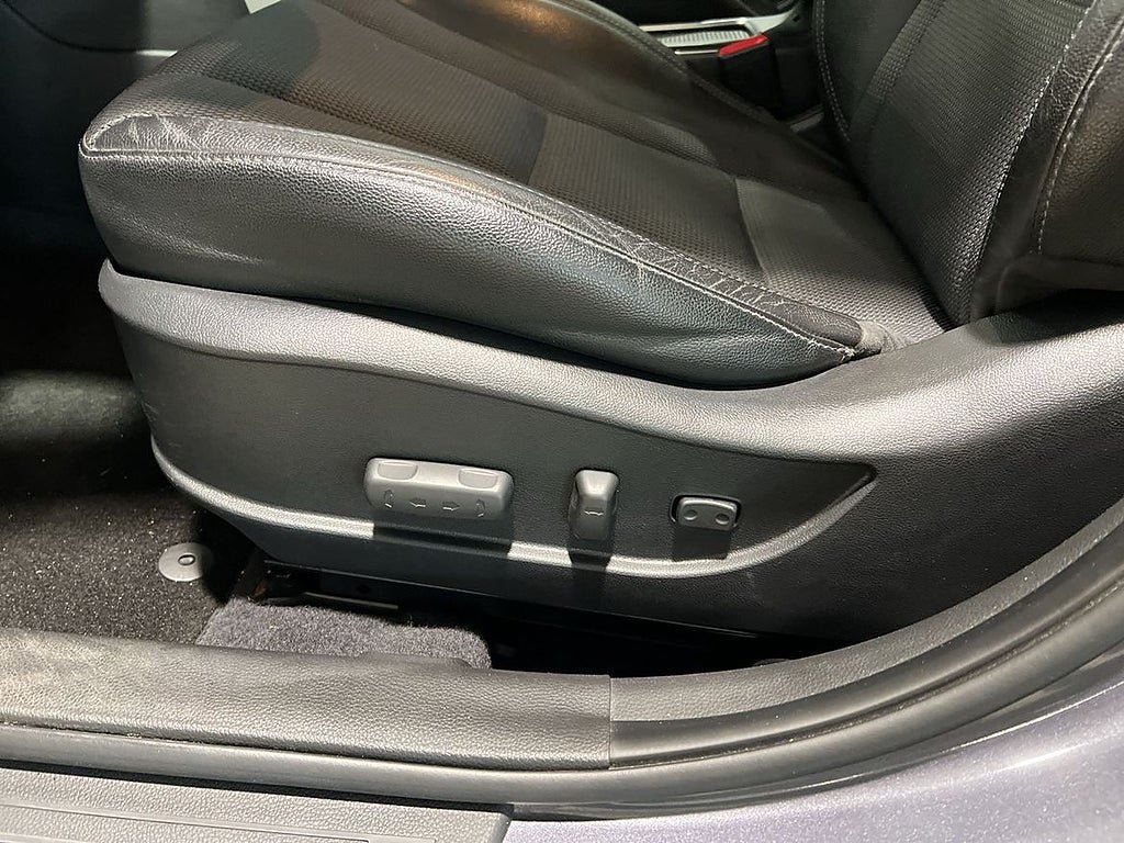 Vehicle Image 28