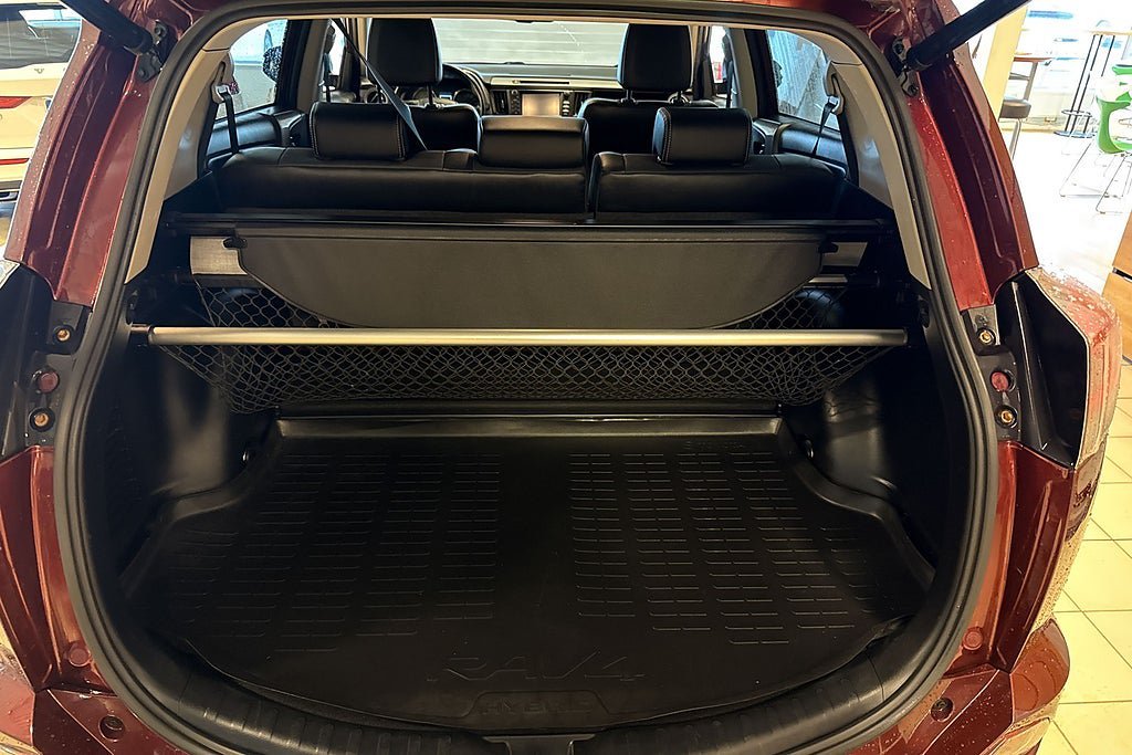 Vehicle Image 16