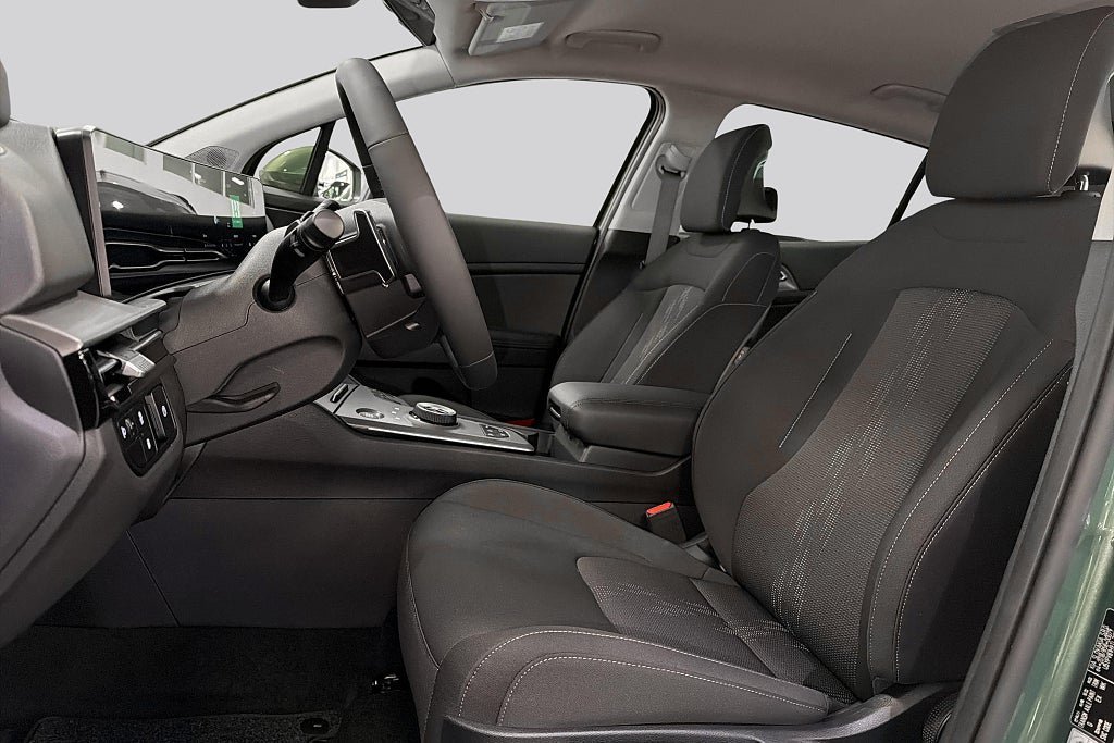 Vehicle Image 15