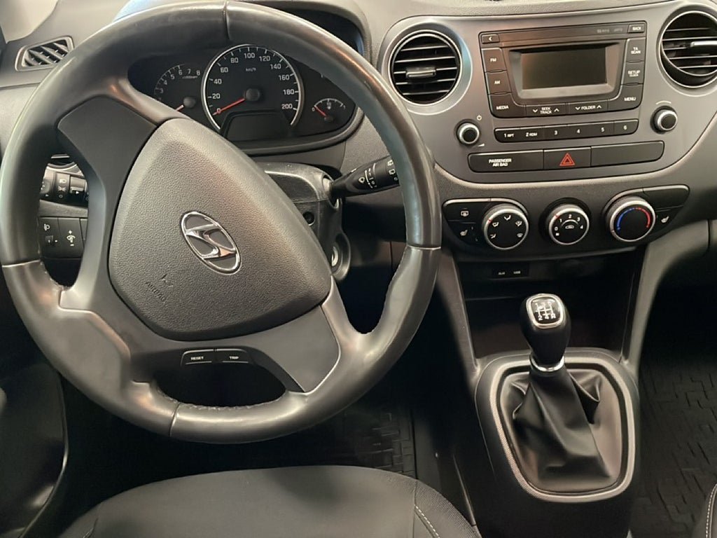 Vehicle Image 7