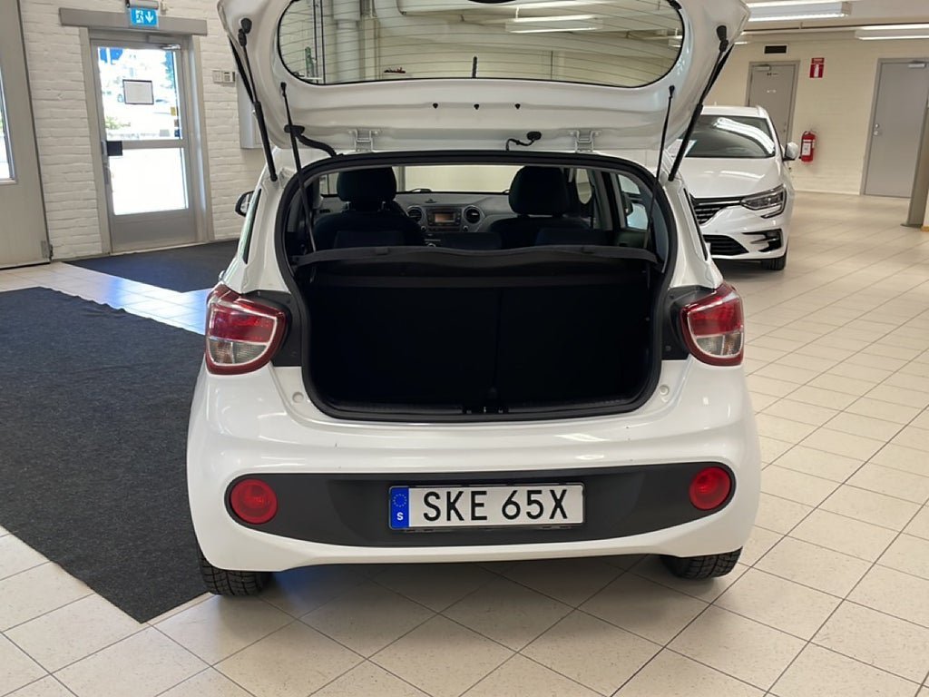 Vehicle Image 14