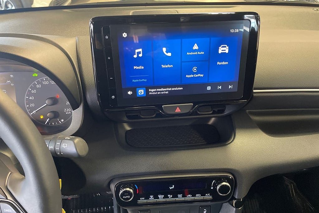 Vehicle Image 15