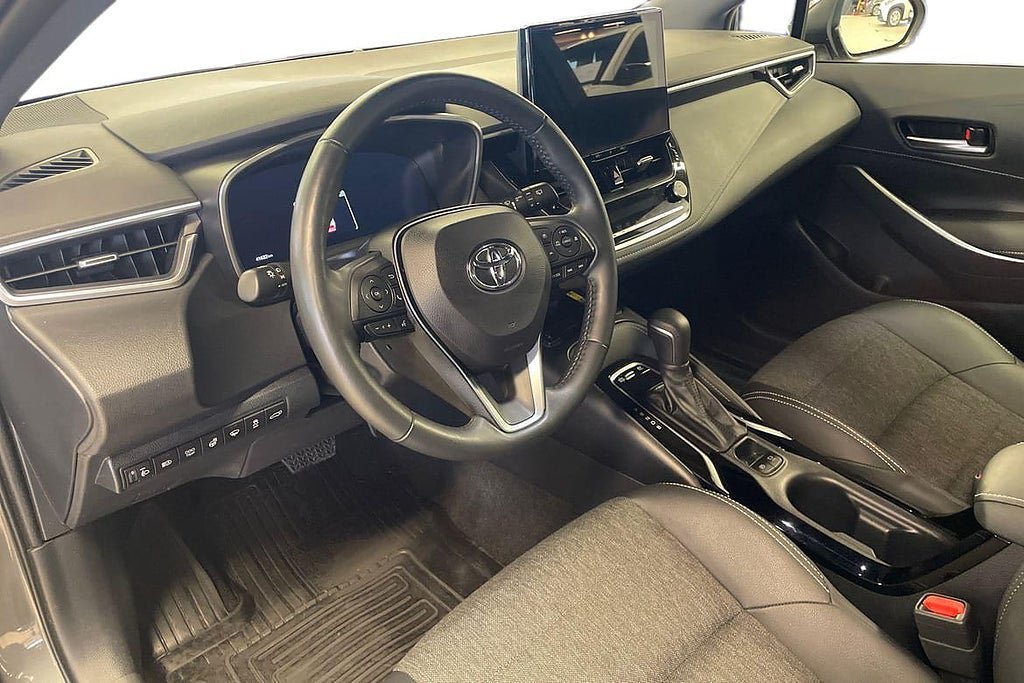 Vehicle Image 14