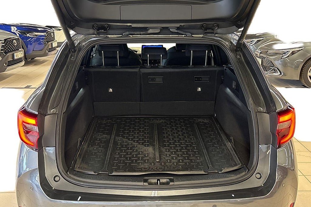 Vehicle Image 12