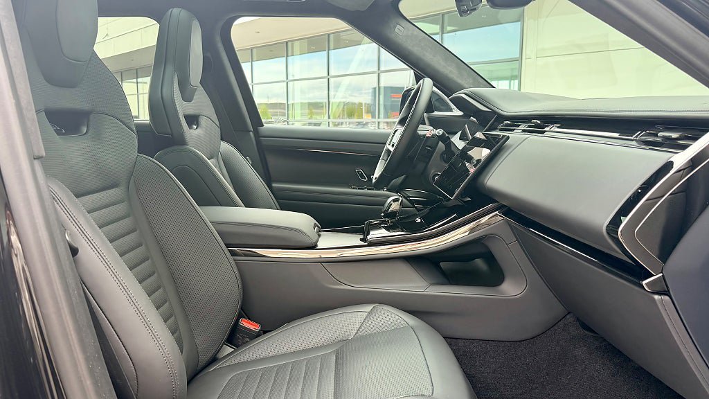 Vehicle Image 9