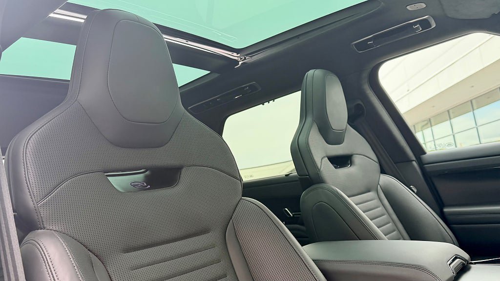Vehicle Image 15