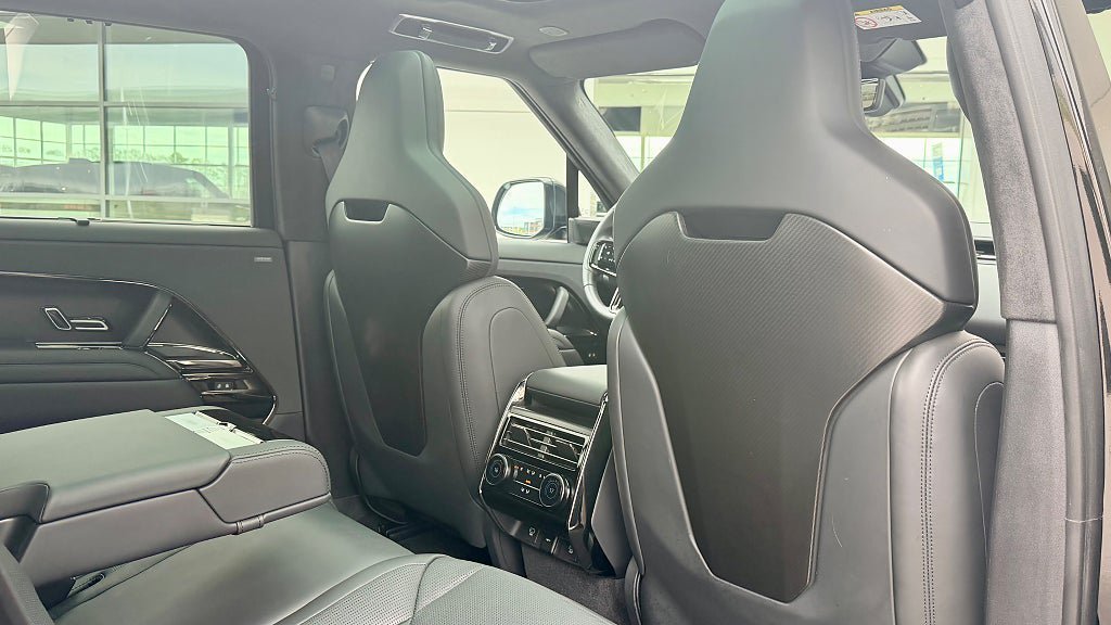 Vehicle Image 17