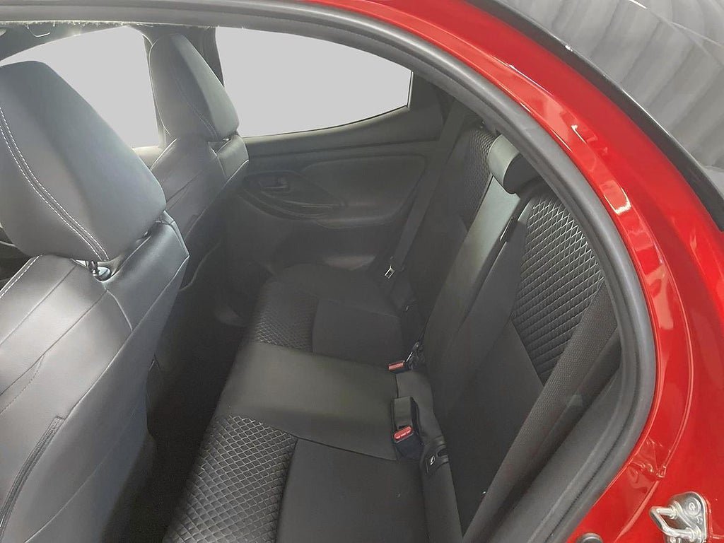 Vehicle Image 10