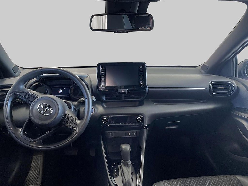 Vehicle Image 11