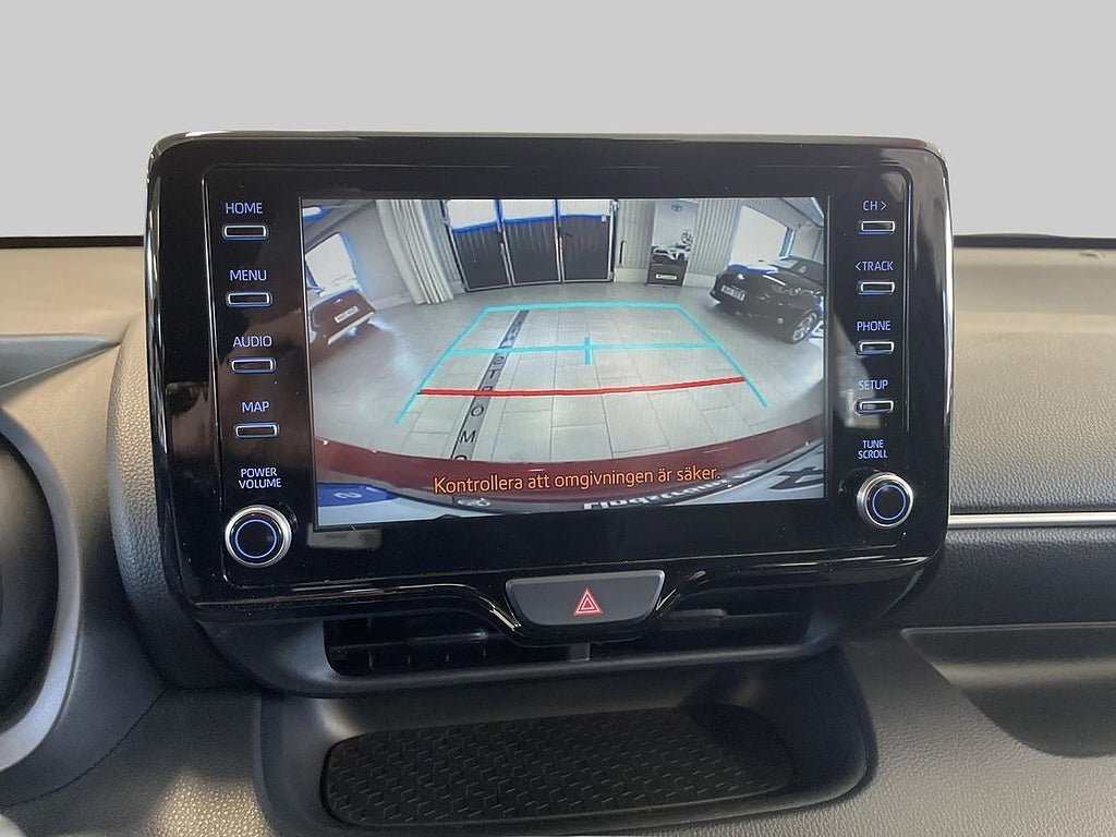 Vehicle Image 16