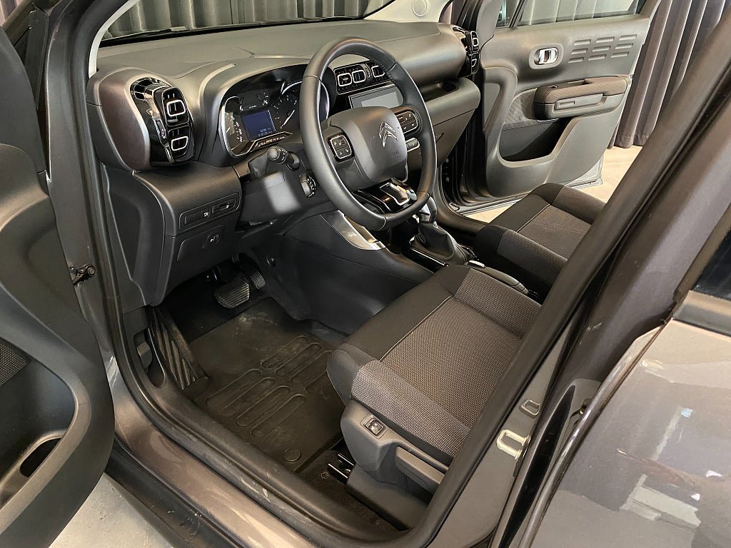 Vehicle Image 22