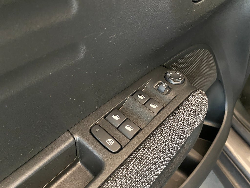 Vehicle Image 24