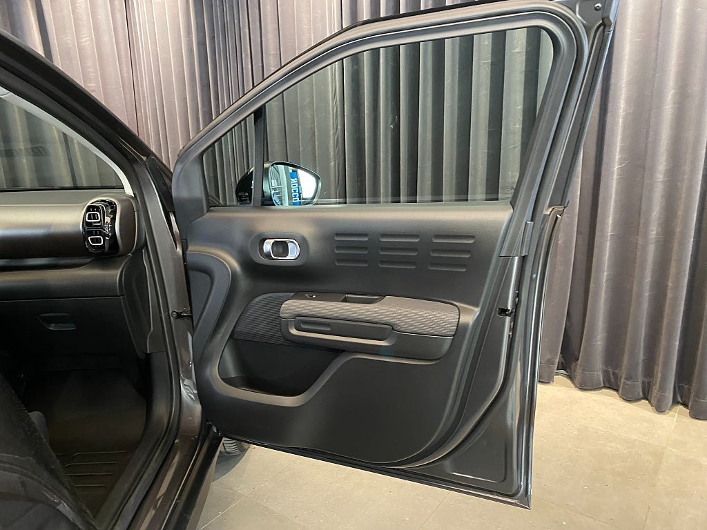Vehicle Image 33