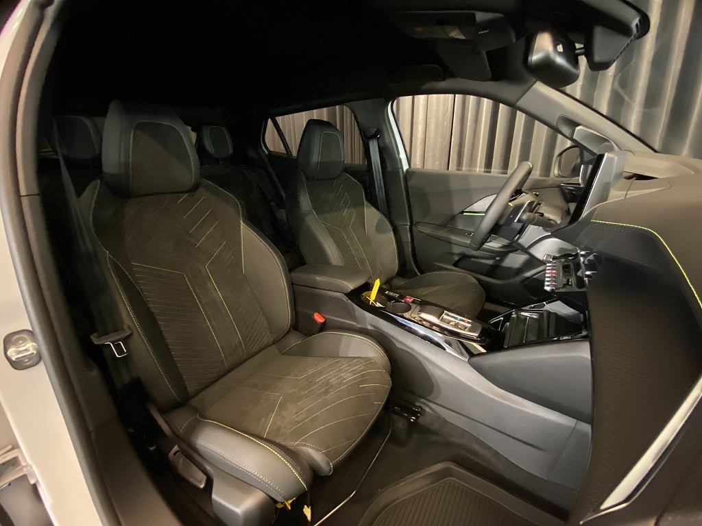 Vehicle Image 22