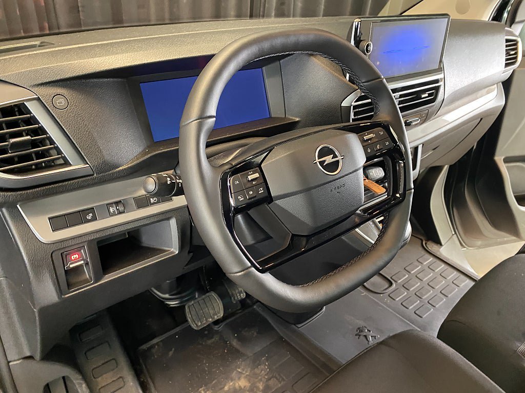 Vehicle Image 36