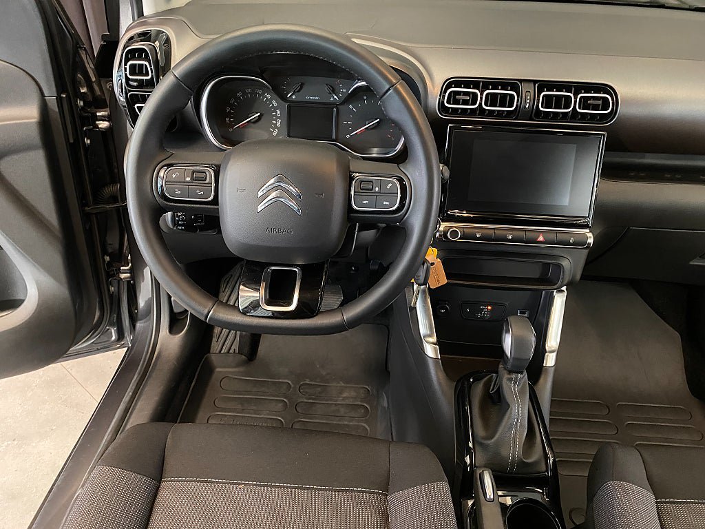 Vehicle Image 38