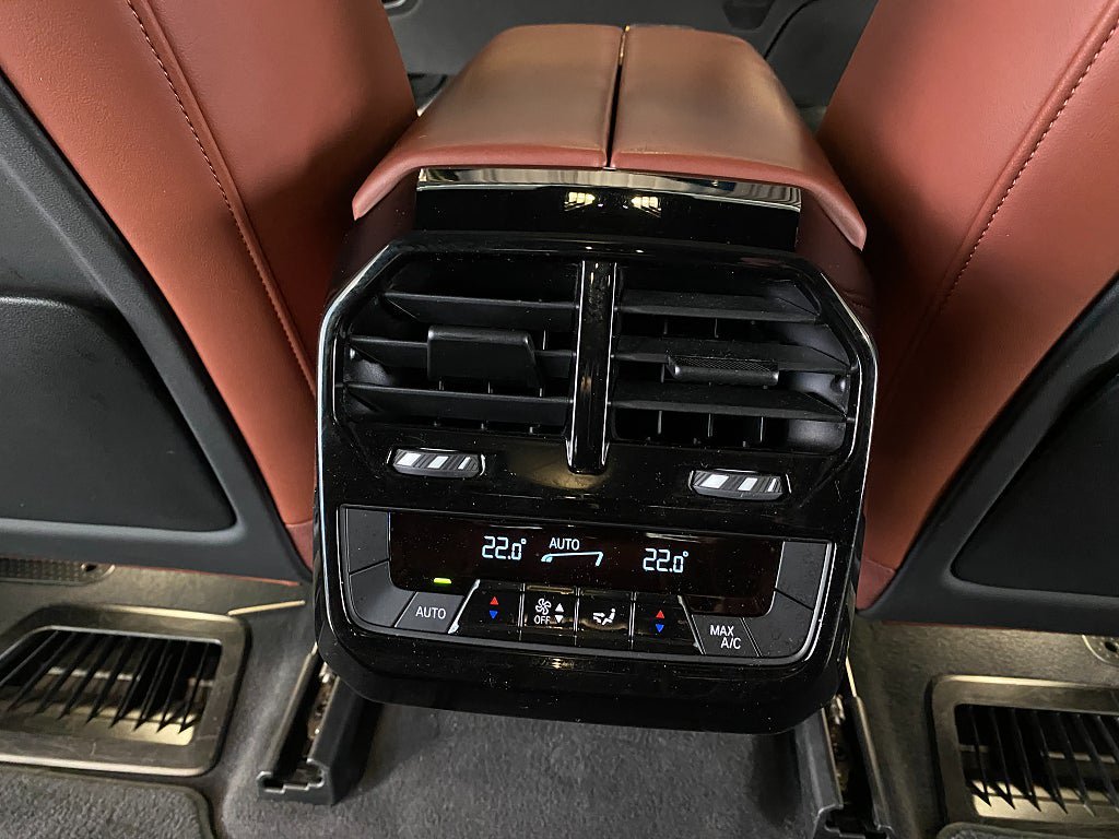 Vehicle Image 33