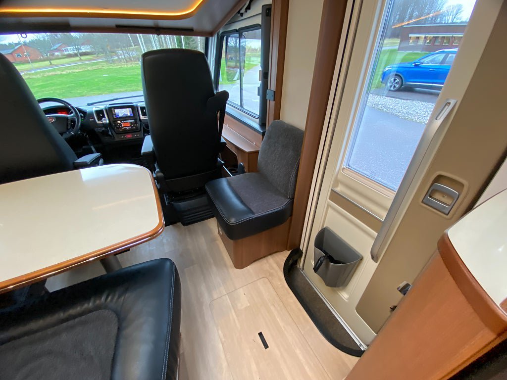 Vehicle Image 80