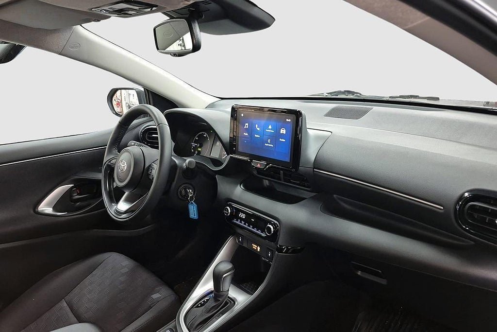 Vehicle Image 6