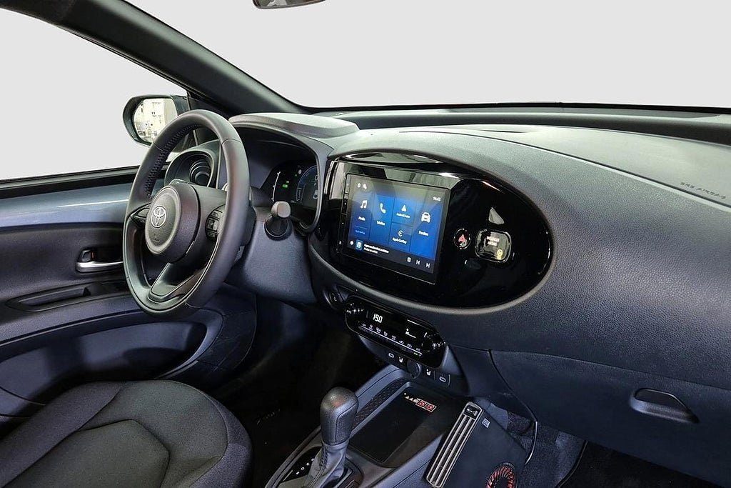 Vehicle Image 6
