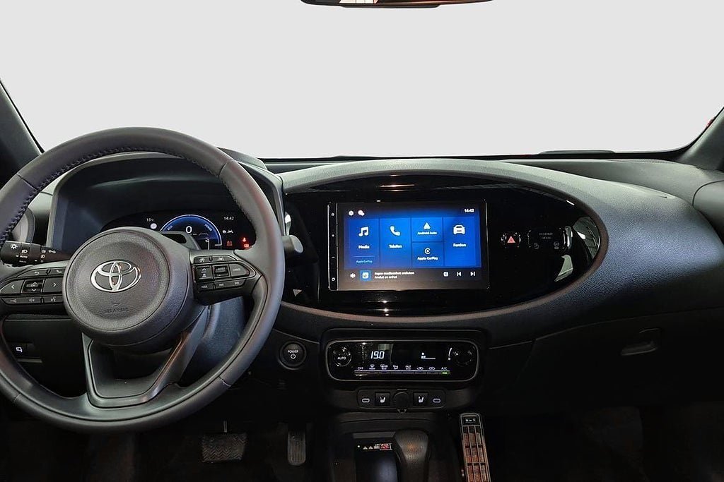Vehicle Image 9