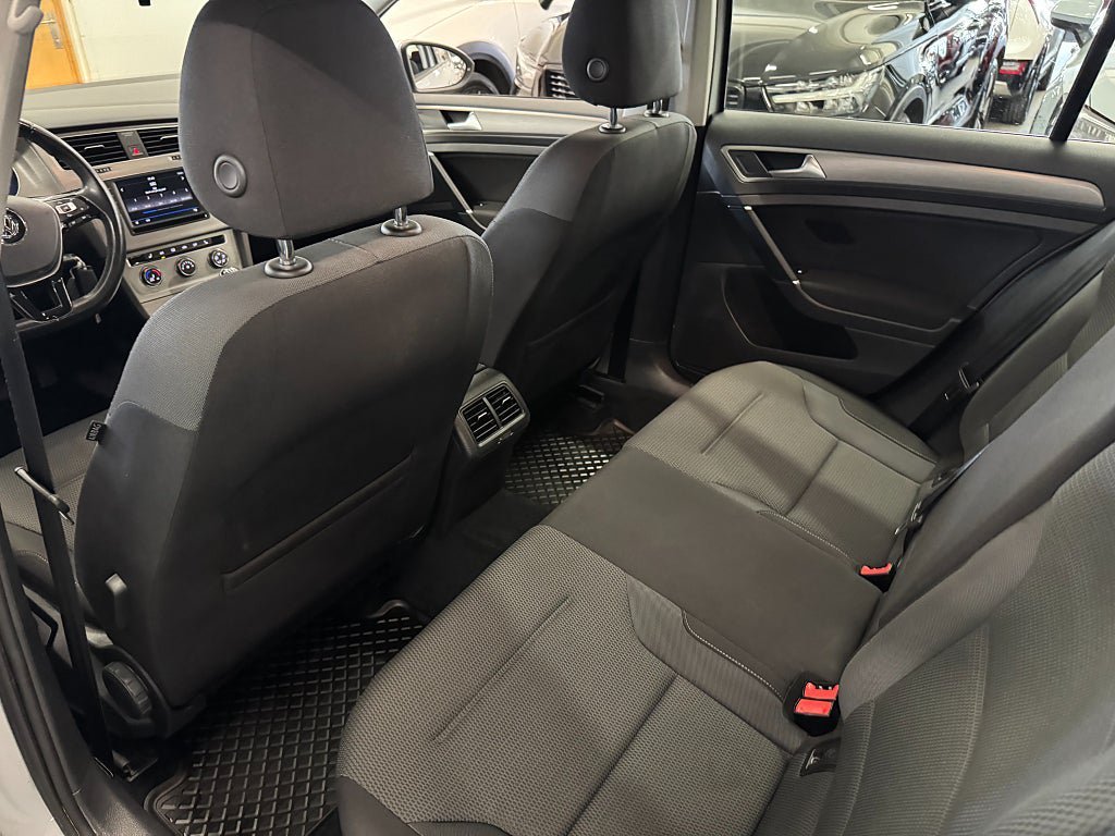 Vehicle Image 19