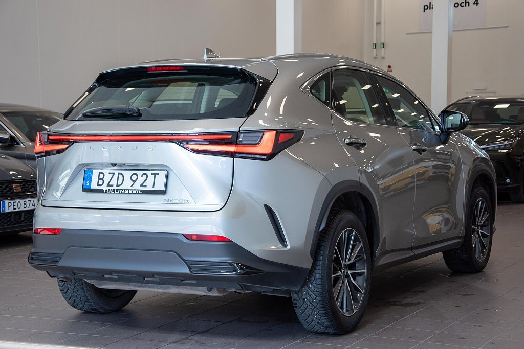 Vehicle Image 6