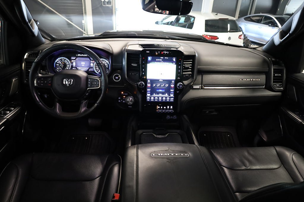 Vehicle Image 12
