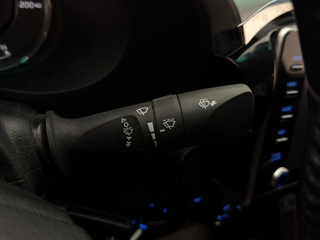 Vehicle Image 25