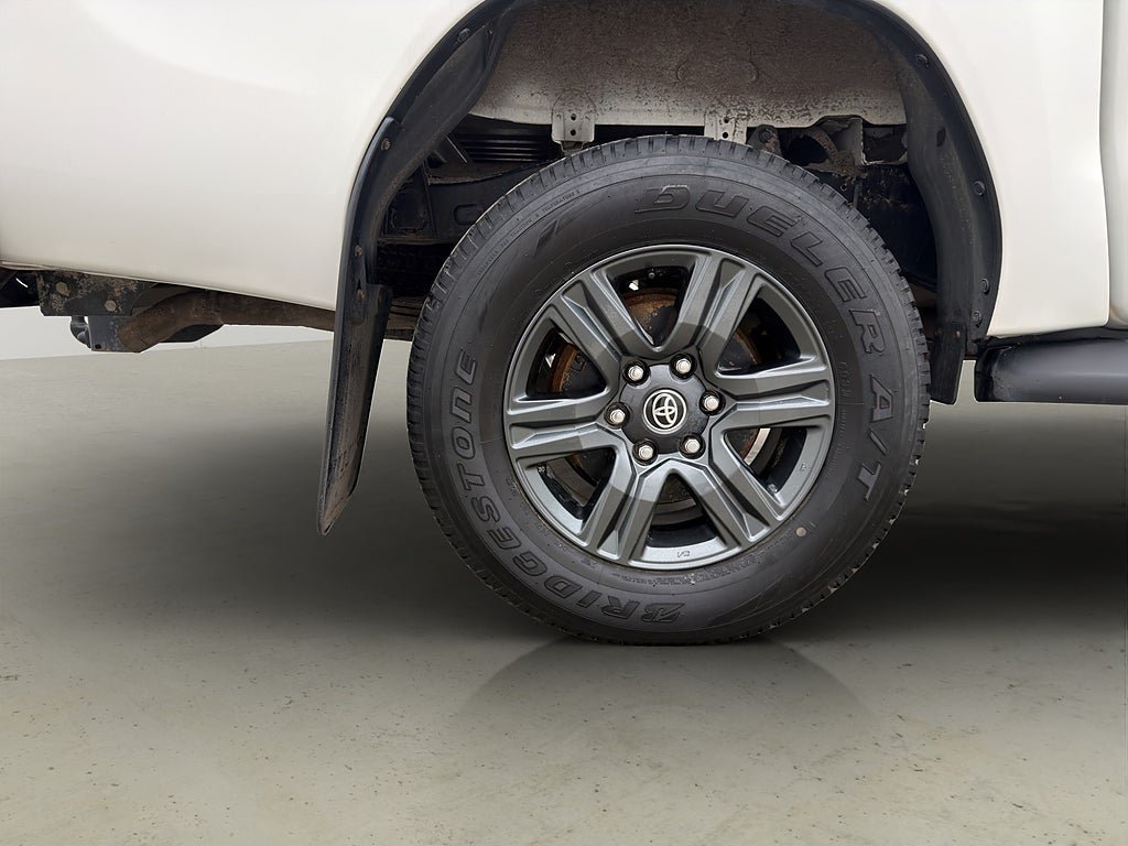 Vehicle Image 35