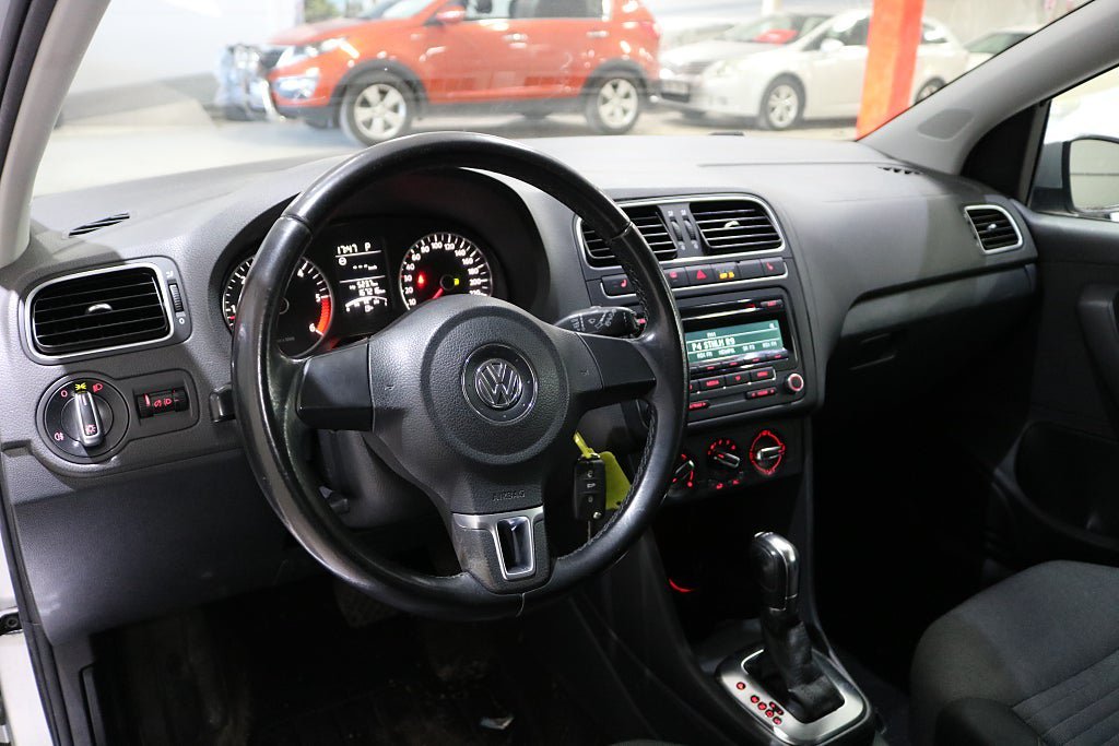 Vehicle Image 8