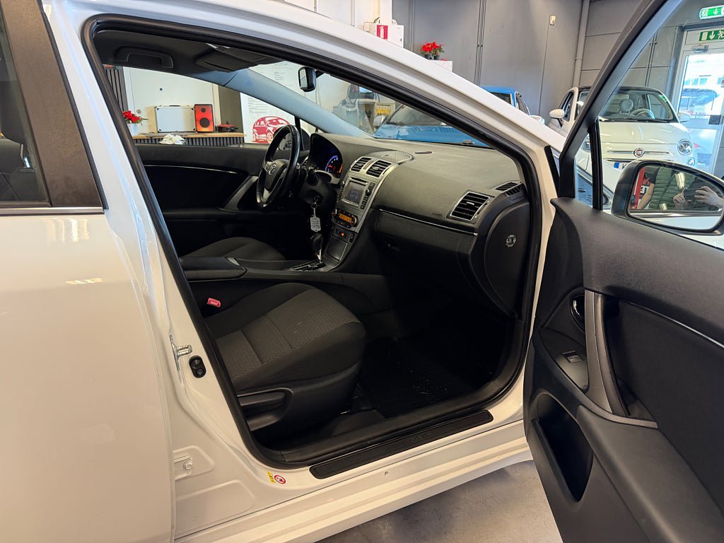 Vehicle Image 18