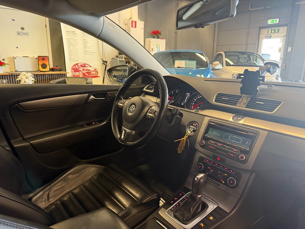 Vehicle Image 23