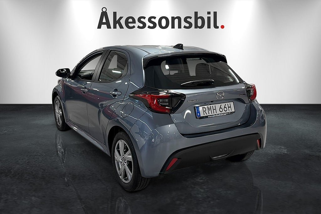 Vehicle Image 4