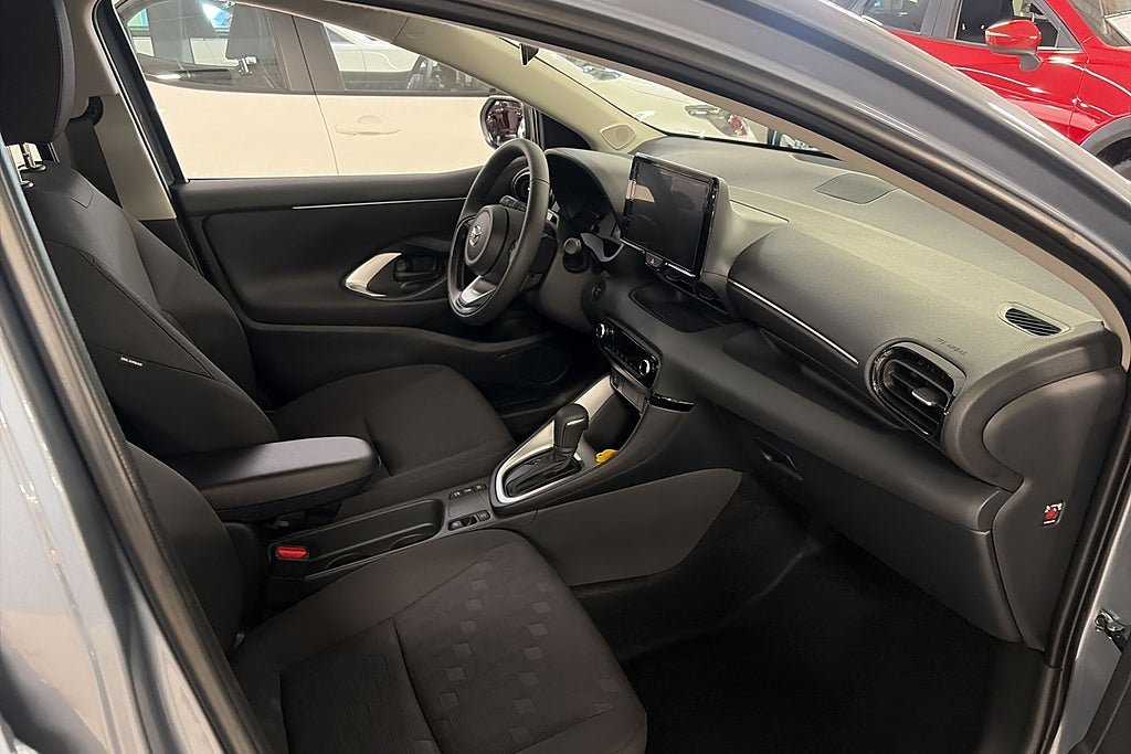 Vehicle Image 6