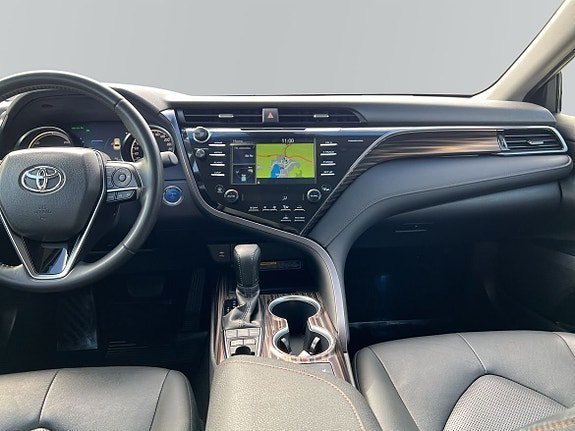Vehicle Image 8