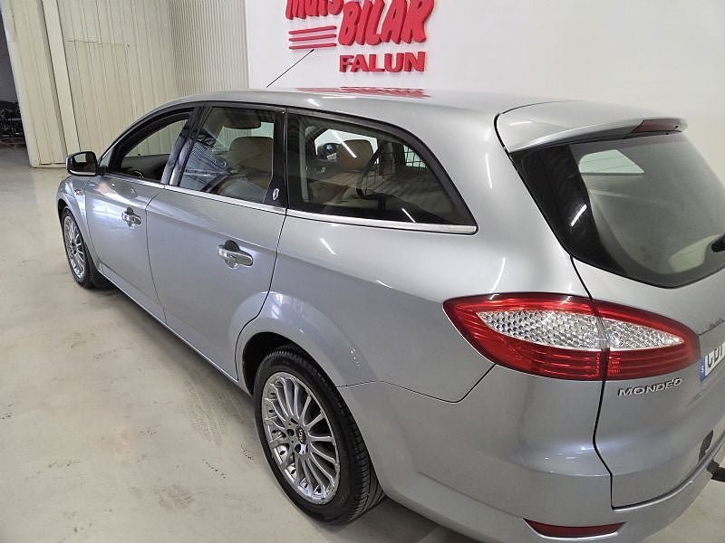 Vehicle Image 9