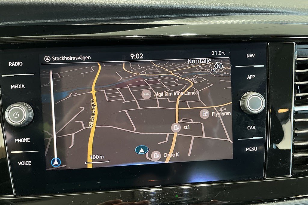 Vehicle Image 9